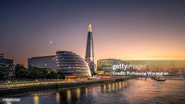 london city hall at twilight - thames river stock pictures, royalty-free photos & images