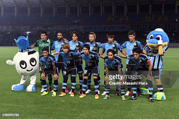 Players of kawasaki Frontale pose for photograph prior to the 96th Emperor's Cup first round match between Kawasaki Frontale and Blaublitz Akita at...