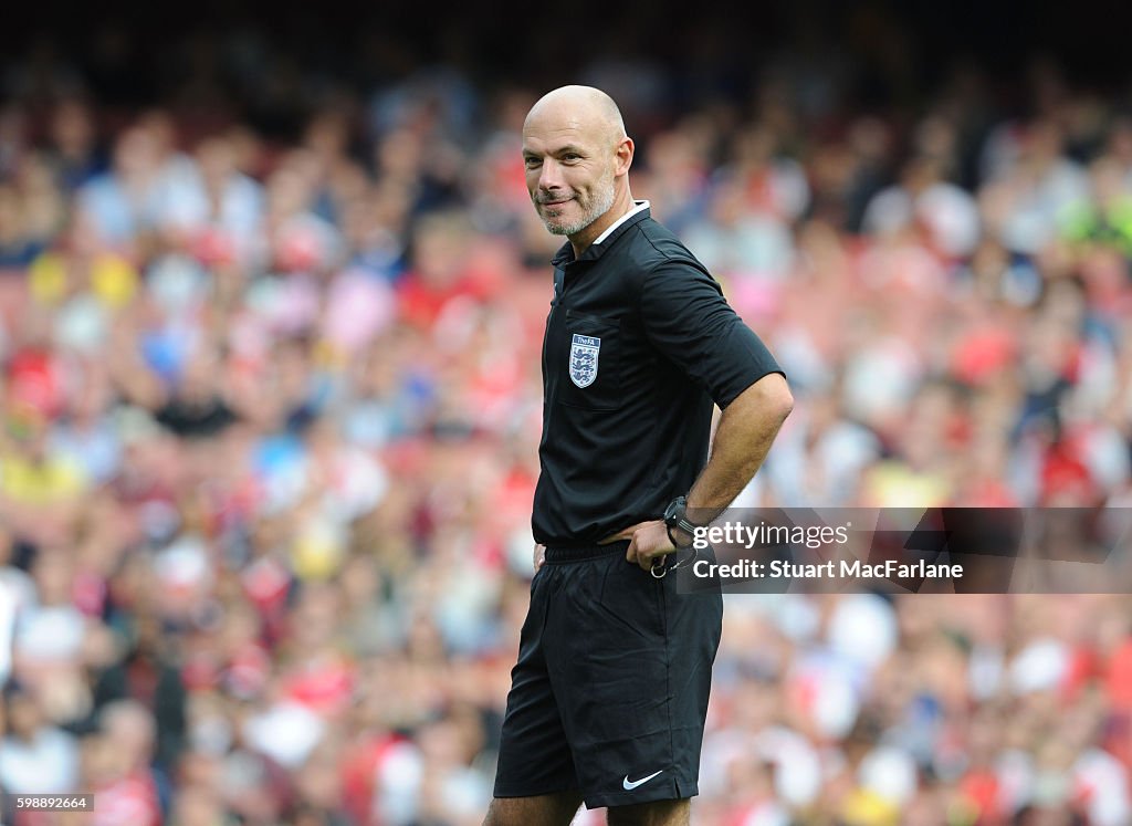 Arsenal Legends v Milan Glorie