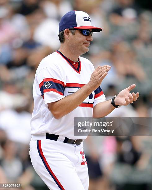 Manager Robin Ventura of the Chicago White Sox makes a pitching change during the game against the Oakland Athletics on August 21, 2016 at U.S....