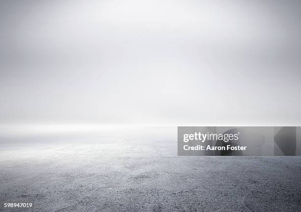 studio background - grey backdrop stockfoto's en -beelden