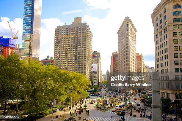 intersection of broadway, 5th ave. & 23rd st., nyc - madison square park stock-fotos und bilder