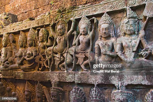 terrace of the leper king in angkor thom - angkor thom fotografías e imágenes de stock