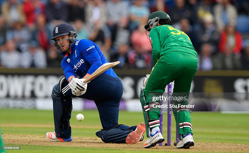 England v Pakistan - 5th One Day International