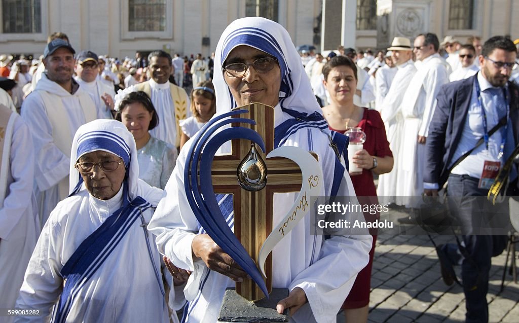 Mother Teresa declared saint by Pope Francis in Vatican