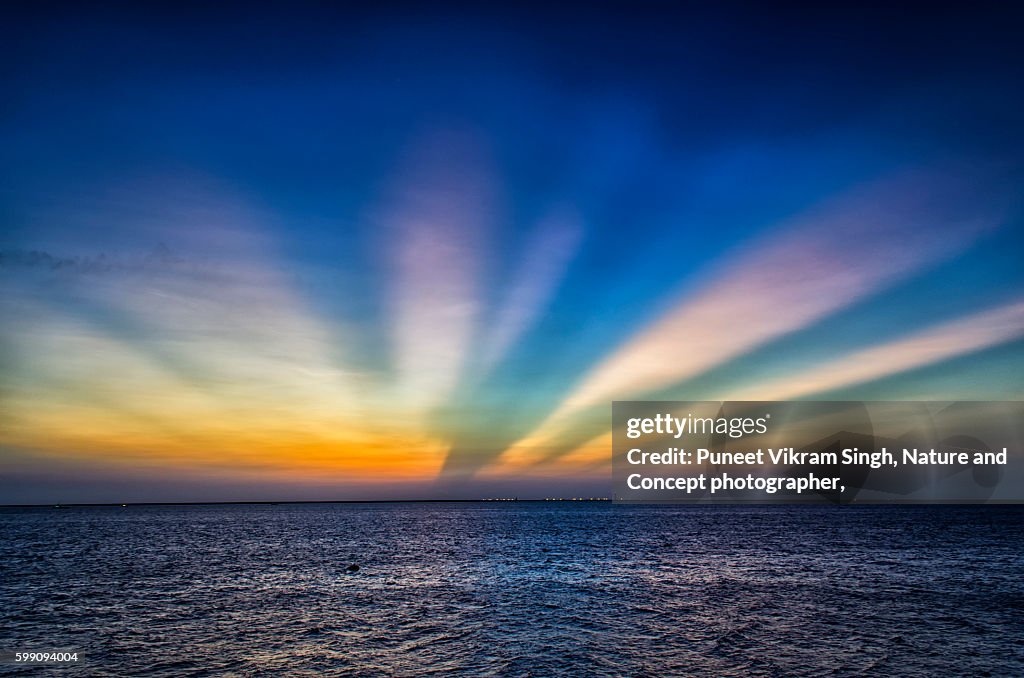 Anticrepuscular rays