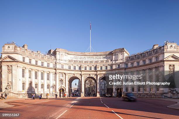 admiralty arch on the mall in london, uk. - the mall westminster ストックフォトと画像