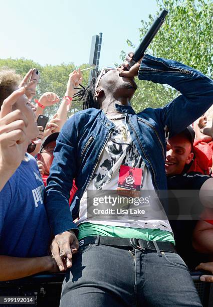 Saint Uno Rapper 800 Rapper Lisa Stock Photos, High-Res Pictures, and Images - Getty Images
