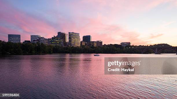 potomac river - georgetown imagens e fotografias de stock