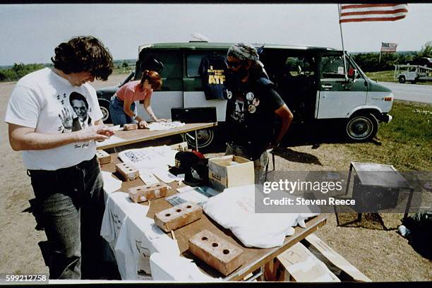 George Roden 302 Branch Davidians Stock Photos, High-Res Pictures, and Images ...