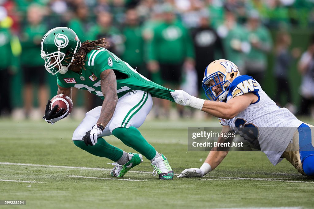 Winnipeg Blue Bombers v Saskatchewan Roughriders