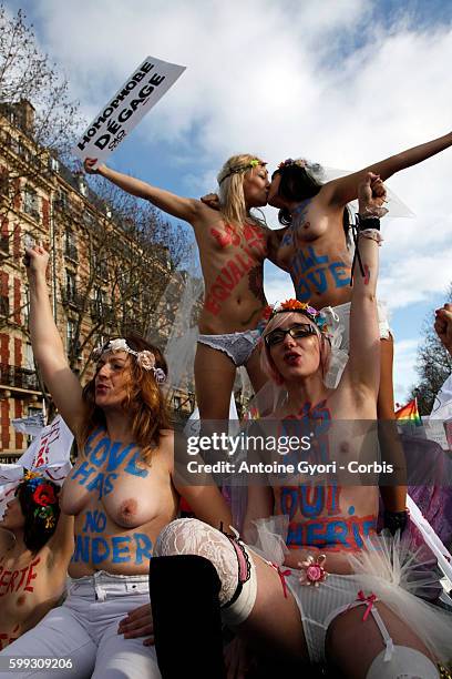 Tens of thousands of people took to the streets of the French capital on Sunday, to rally in support of a government-proposed bill that would...