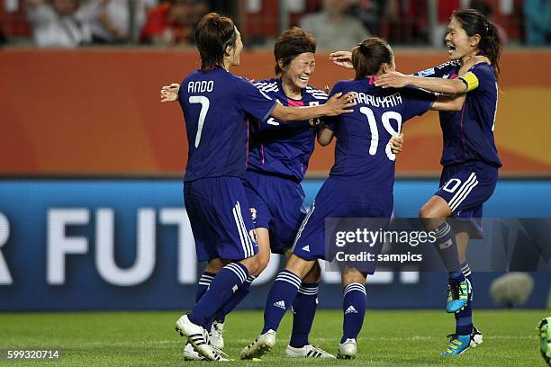 JUbel der Japanerinnen nach dem Tor von Karina Maruyma Viertelfinale Deutschland 1 FifA Frauen Fussball WM Weltmeisterschaft 2011 in Deutschland FIFA...