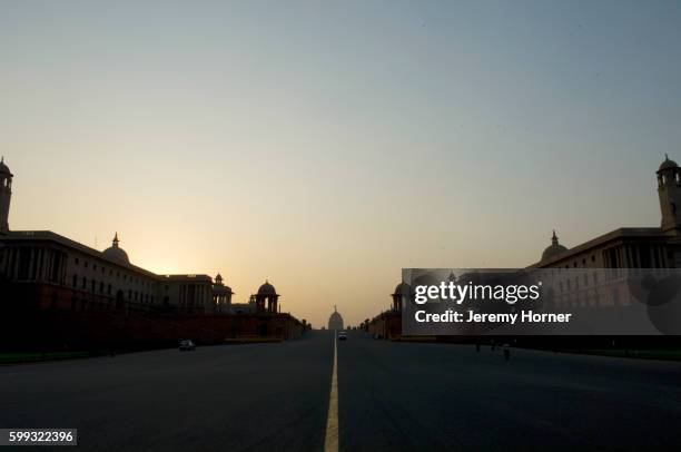 government buildings and presidential palace in delhi at dawn - rashtrapati bhavan presidential palace stock pictures, royalty-free photos & images
