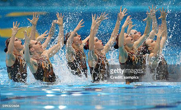Olympiasieger olympic Champion Goldmedalist Gold Russland Russia Synchronised Swimming Team Syncronschwimmen Mannschaft Olympische Sommerspiele in...
