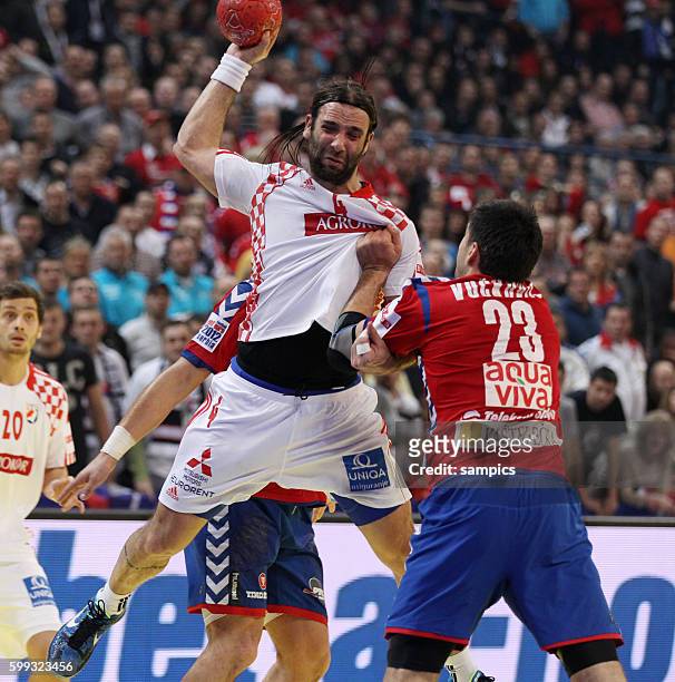 Ivano BALIC gegen Nenad VUCKOVIC Handball Männer Europameisterschaft 2012 Halbfinale : Serbien - Kroatien 10 th mens european championchip in Serbia...
