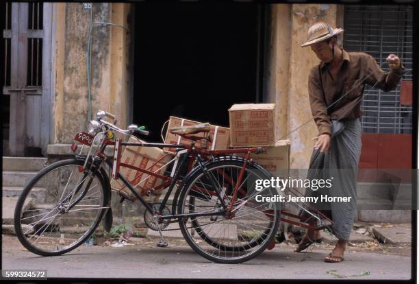 Boxed Rickshaw 155 Box Rickshaw Stock Photos, High-Res Pictures, and Images - Getty Images