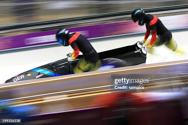 Deutschland 2 Germany 2 MARTINI Cathleen SENKEL Christin Bob Bobfahren Bobsleigh two women zweier Frauen Start olympic winter games 2014 sochi...