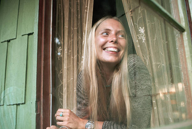 UNS: In The News: Joni Mitchell To Play At Grammy Awards