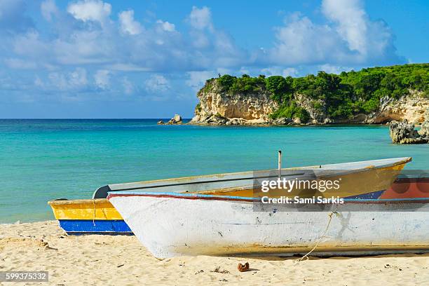 boats on playa macao beach, punta cana, dominican republic, caribbean - ドミニカ共和国 ストックフォトと画像