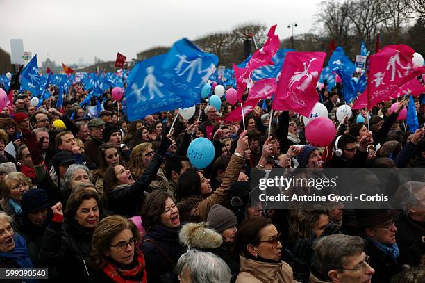 Hundreds of thousands march through the French capital over planned legislation permitting same-sex marriage. Protesters travelled from all over the...