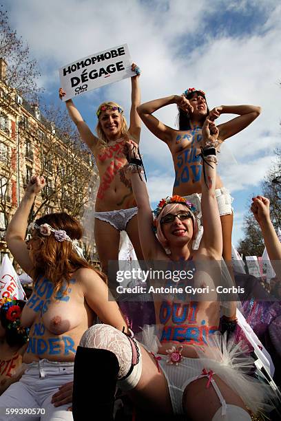 Tens of thousands of people took to the streets of the French capital on Sunday, to rally in support of a government-proposed bill that would...