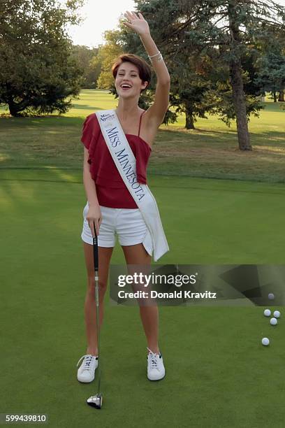 Miss Minnesota 2017, Madeline Van Ert smiles and waves after her putt at Linwood Country Club for Contestant Dinner and Golf Event on September 4,...