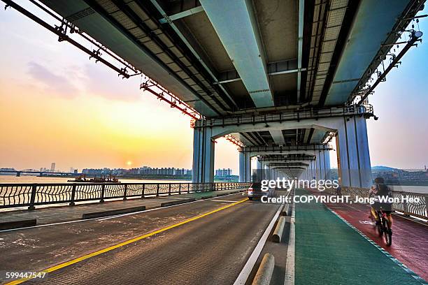 the lower bridge of banpo bridge - han river imagens e fotografias de stock