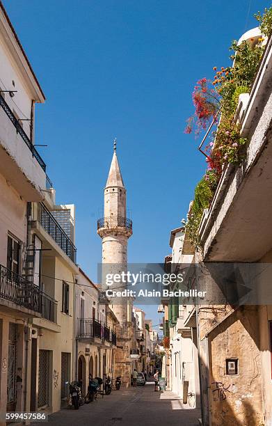 minaret - präfektur chania stock-fotos und bilder