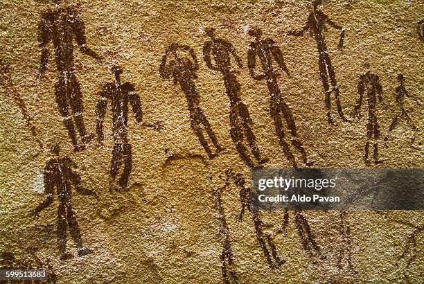 egypt, western desert, gilf kebir - cave paintings fotografías e imágenes de stock