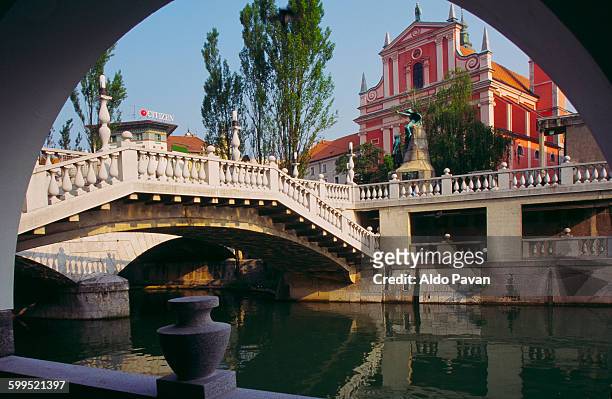 slovenia, ljubljana, triple bridge - eslovênia - fotografias e filmes do acervo