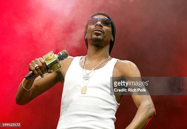 Recording artist Snoop Dogg performs onstage during The Ultimate Fan Experience, Call Of Duty XP 2016, presented by Activision, at The Forum on...