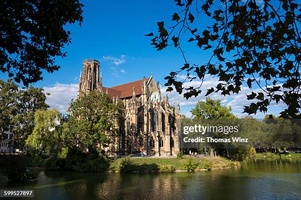 church at "feuersee " lake - stuttgart duitsland stockfoto's en -beelden