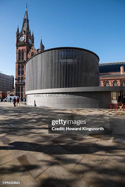 st pancras and kings cross square - kings cross station stock pictures, royalty-free photos & images