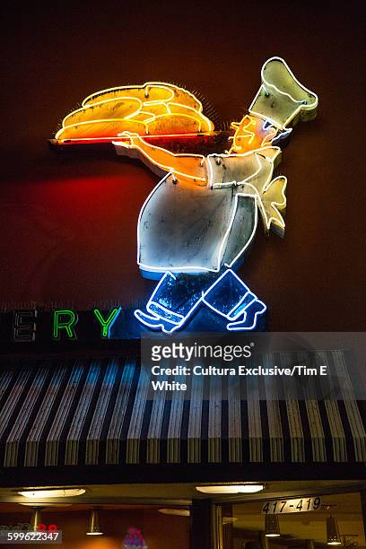 bakery neon sign at night, los angeles, california, usa - cultura americana stock-fotos und bilder