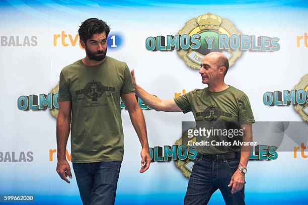Actors Ruben Cortada and Pepe Viyuela attend "Olmos y Robles" photocall during FesTVal 2016 - Day 2 Televison Festival on September 6, 2016 in...