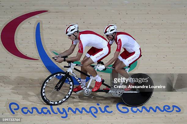 General view during a cycling track training session at the Olympic Velodrome ahead of the 2016 Paralympic Games on September 6, 2016 in Rio de...