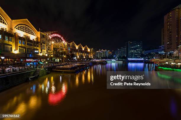 clarke quay nightlife - bank nightclub stock pictures, royalty-free photos & images