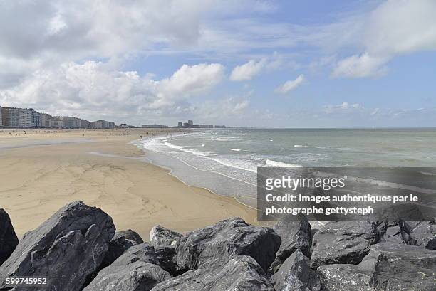 the belgian coastal in ostend - beach of ostende foto e immagini stock