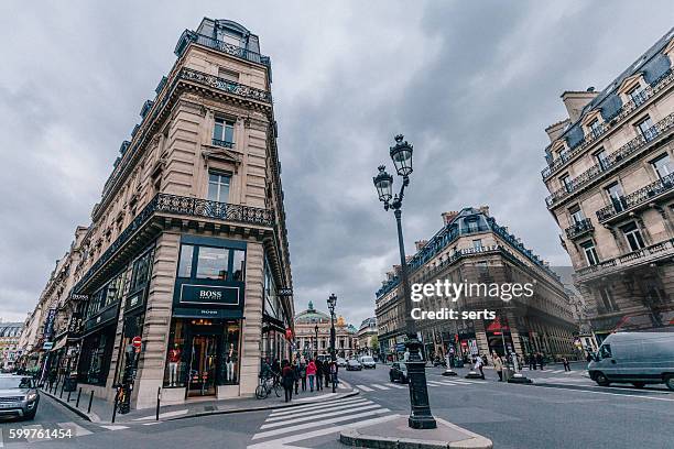 avenue de l'opéra ab, paris - opéra platz stock-fotos und bilder