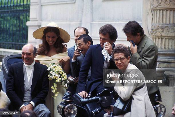 Mariage d'Eddie Barclay avec Béatrice Chatelier à la mairie du 8ème arrondissement avec notamment Fernand Raynaud, Jacques Martin et Darry Cowl le 5...