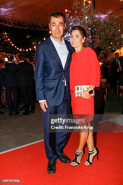 Cem Oezdemir and his wife Pia Maria Castro attend the BILD100 event on September 06, 2016 in Berlin, Germany.