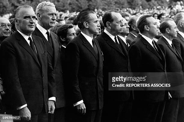 Georges Pompidou, Maurice Couve de Murville, Jacques Chaban-Delmas, André Malraux et Michel Debré assistent à la manifestation gaulliste de mai 68,...
