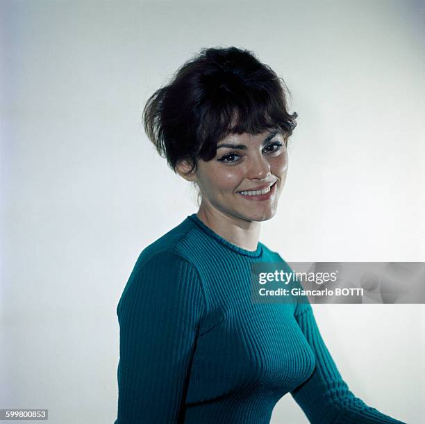 Portrait de l'actrice Catherine Rouvel, circa 1960 en France .