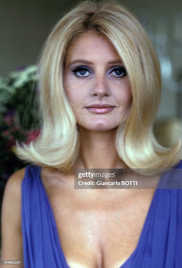 Portrait de l'actrice Jill Ireland en juillet 1969 en France . News