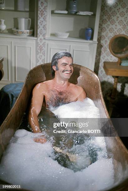 Acteur Jean-Claude Drouot dans la série télévisée 'Les Gens de Mogador' en 1972 en France .