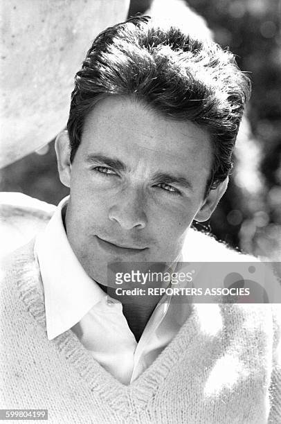 Acteur Jacques Charrier au Festival de Cannes le 29 avril 1964 à Cannes, France .