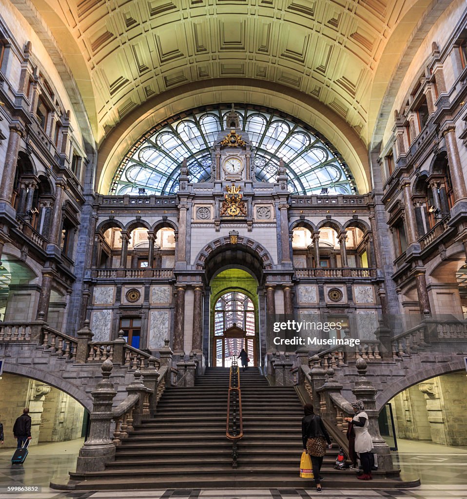 Entrance hall of Antwerpen-Centraal railway station, Antwerpen-Centraal, Antwerpen
