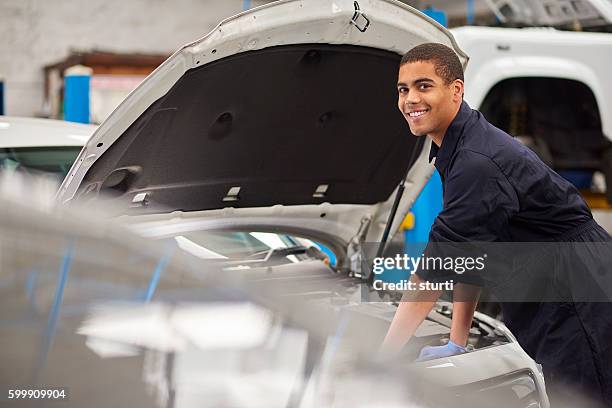 Auto Mechanic Student Photos and Premium High Res Pictures - Getty Images