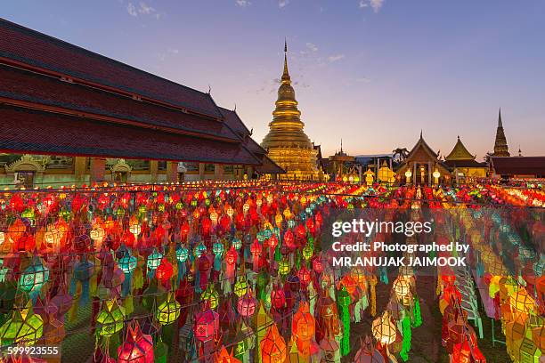 yi peng festival in chiang mai, thailand - 元宵節 個照片及圖片檔